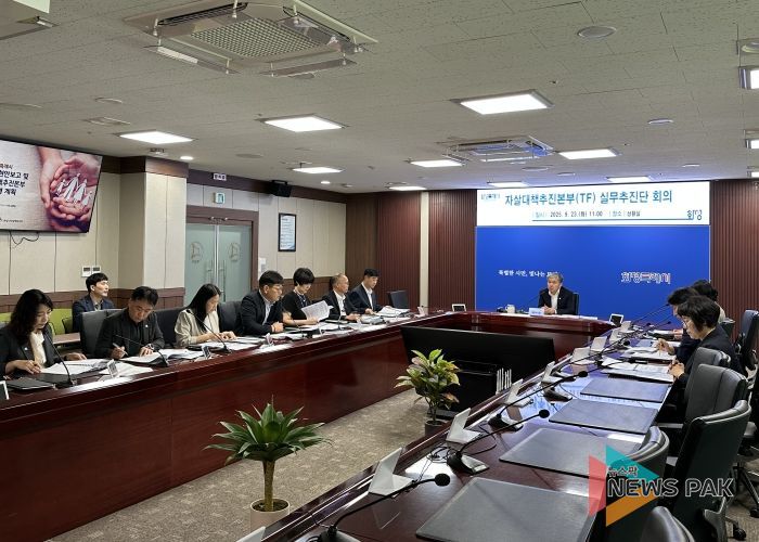 정구원 화성특례시 제1부시장이 23일 자살대책추진본부 실무추진단 회의를 주재하고 있다