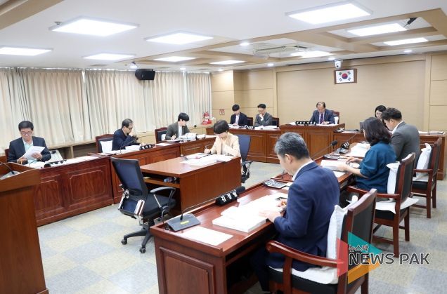 수원특례시의회 도시미래위원회 안건 심사