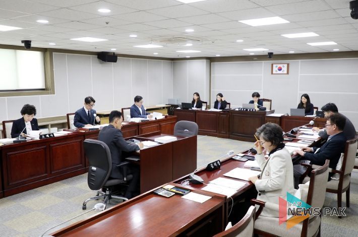 수원특례시의회 문화체육교육위원회 안건 심사