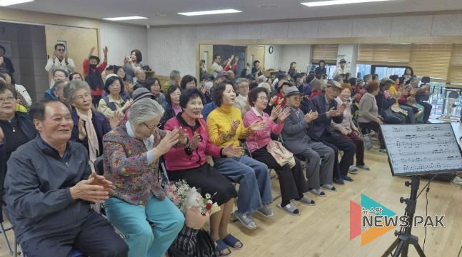 안양시 동안치매안심센터, 치매가족 힐링 프로그램 ‘동치美 가을음악회’성료