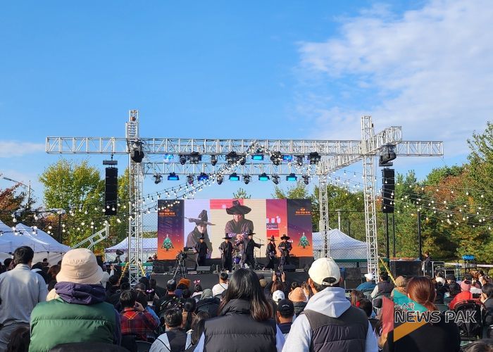 코스튬으로 한미 참가자가 하나된 ‘한미 연말 축제’