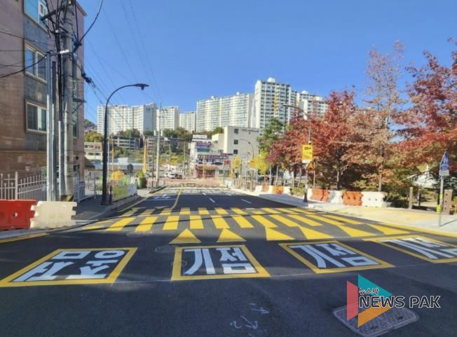 용인특례시 마북동 교동마을 현대홈타운 정문 앞 우회전 전용차로 확장