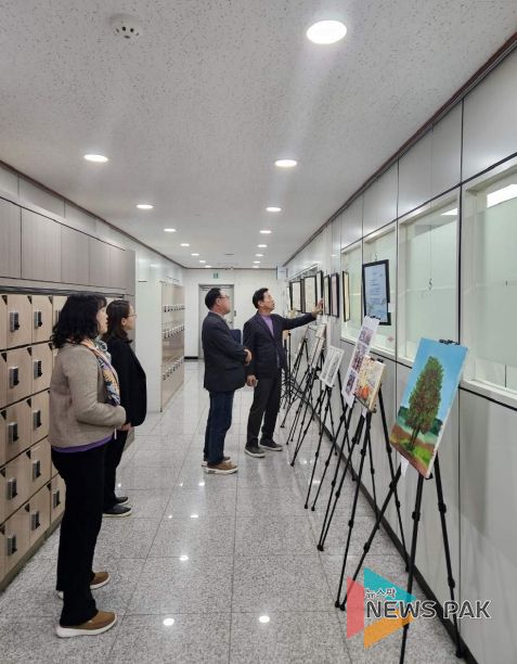 처인구 역북동 주민자치위원회는 7일부터 14일까지 역북동행정복지센터에서 주민자치 프로그램 작품전시회를 개최했다