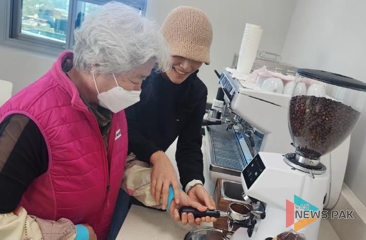 안성시 성인문해교육 어르신들,