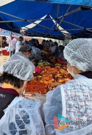 외국인과 함께하는 사랑의 김장 김치 나눔 행사 개최