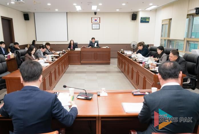 용인특례시의회 자치행정위원회, 행정사무감사 8일차-처인구·읍면동, 기흥구·동, 수지구·동 행정사무감사 실시