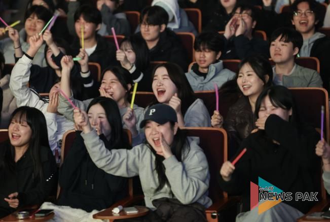 의왕 고3 청소년 힐링콘서트 <#OFF DAY>, 성공적 개최