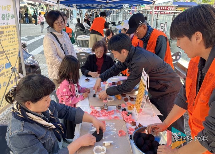 고양시문촌9종합사회복지관‘친한친구' 모임에서 운영한 새활용 마켓