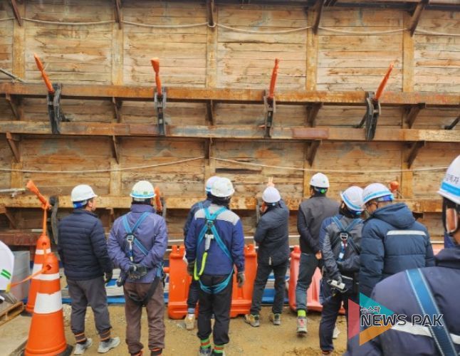 대규모 건축공사현장 안전점검이 진행되고 있는 모습.