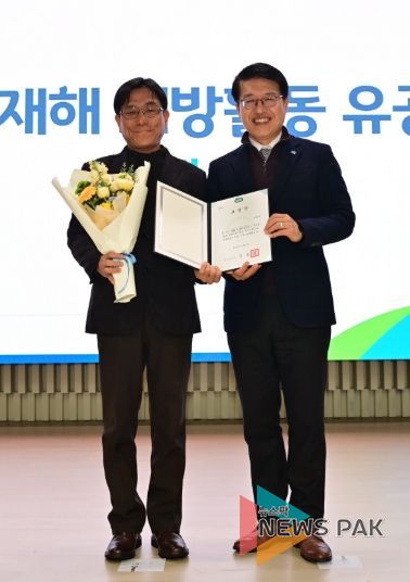 ‘2025 산업재해 예방활동 유공 우수기관’ 경기도지사 표창 수상 기념촬영