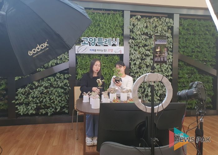 쇼호스트와 함께 진행한 실전 라이브 커머스 방송