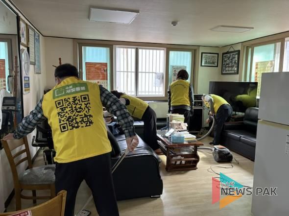 수원시 팔달구 우만2동 지역사회보장협의체, 한파 대비 경로당 환경정비 실시