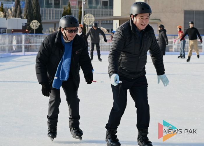 임병택 시흥시장, 시각장애인협회장과 거북섬 스케이트장 방문
