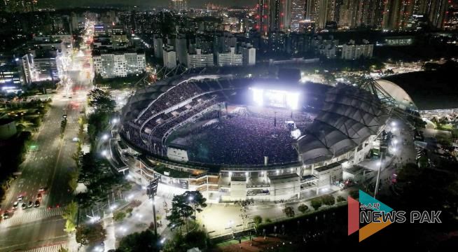 대형공연이 열리고 있는 고양종합운동장