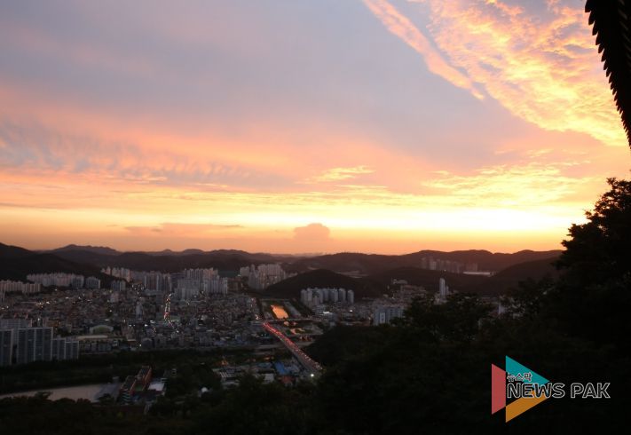 안양9경 중 4경 ‘망해암 일몰’…서해낙조 보며 한 해 마무리