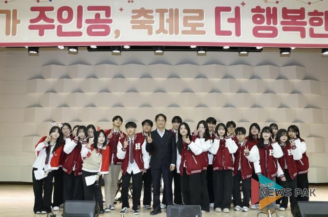 지난달 학생자치회 주도로 열린 향동고등학교 축제