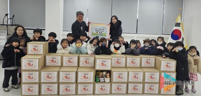 고양시 탄현2동, 산새어린이집에서 설맞이 식품꾸러미 기부