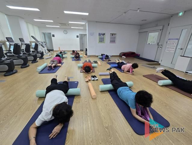 지난해 기흥구보건소에서 진행한 노쇠예방관리사업 프로그램 참여 모습