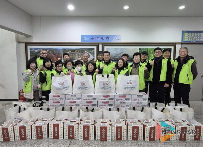 광주시 도척면 지역사회보장협의체, 설맞이 저소득 30가구에 ‘행복 꾸러미’ 전달