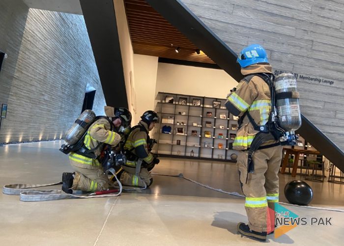 미술관 내 진압 시뮬레이션