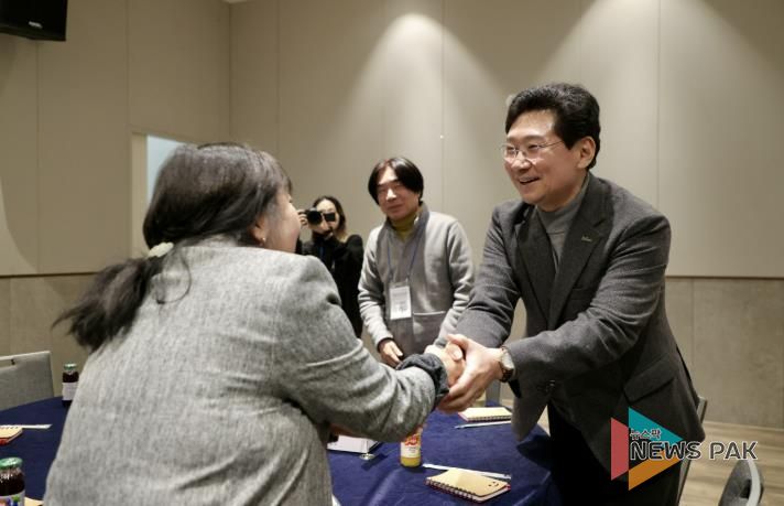 이상일 용인특례시장은 26일 주민자치 활성화를 위한 주민자치연합회 워크숍에 참석했다