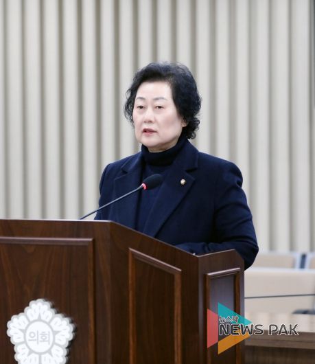 유준숙 수원특례시의회 의원이 제399회 임시회 본회의에서 발언하고 있다.