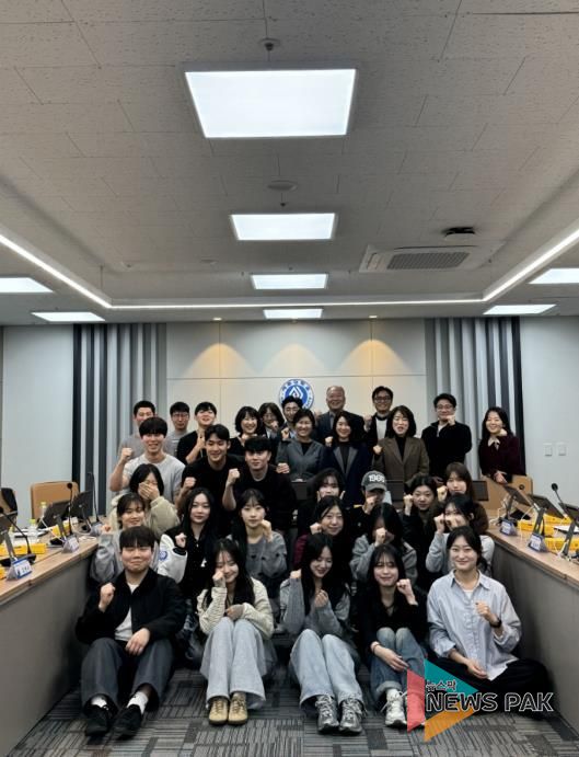 블루익스트림(파란학기제) 멘토-참여 학생 킥오프 회의’ 참석자들이 함께하고 있다