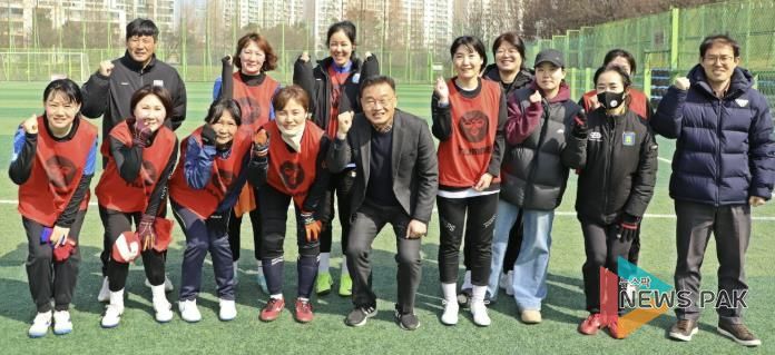 황규돈 수원팔달구청장, 여성축구단 격려 오찬으로 우승 정조준!