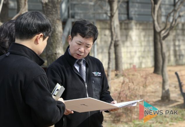 수원시 권선구, 세류2동 ‘흙향기 맨발길’ 개선 현장 방문